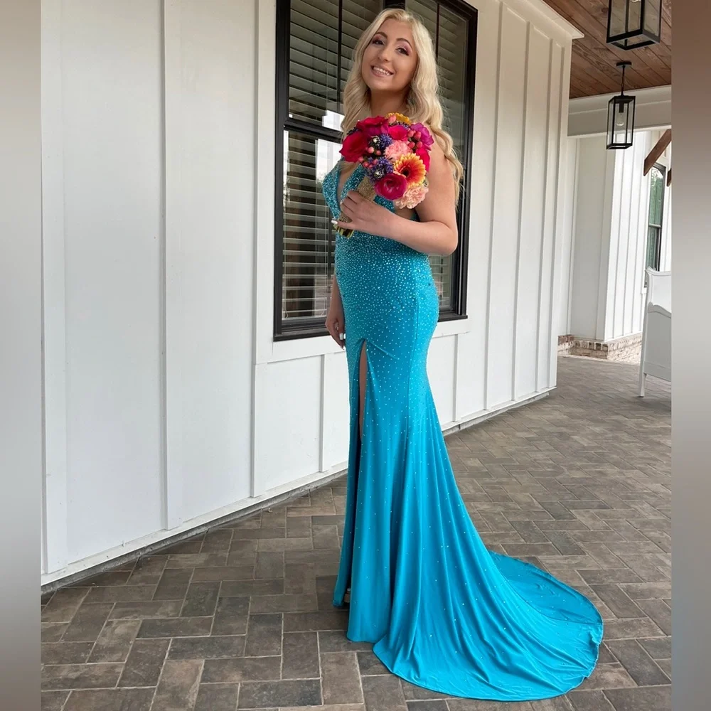 PROM DRESS - Picture 2 of 3